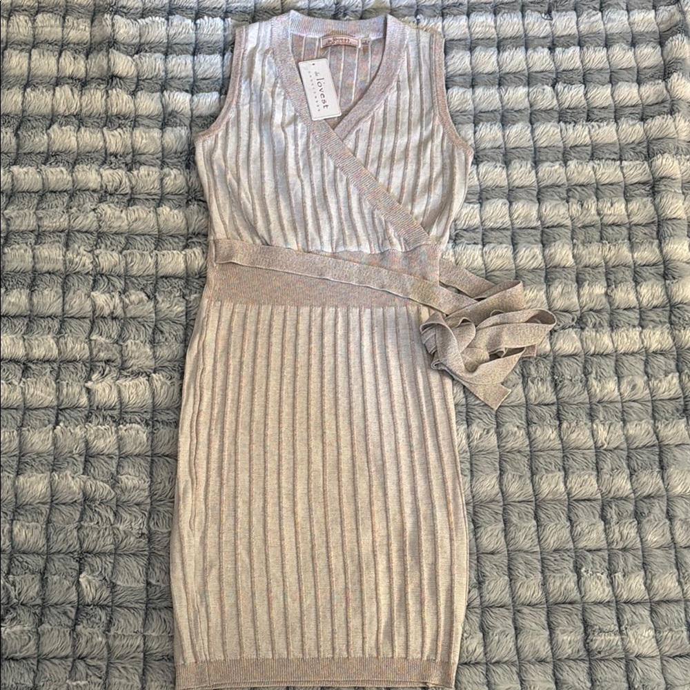 NWT de Lovest ONDECEMBER Multi Color- Pleated Wrap Midi Dress